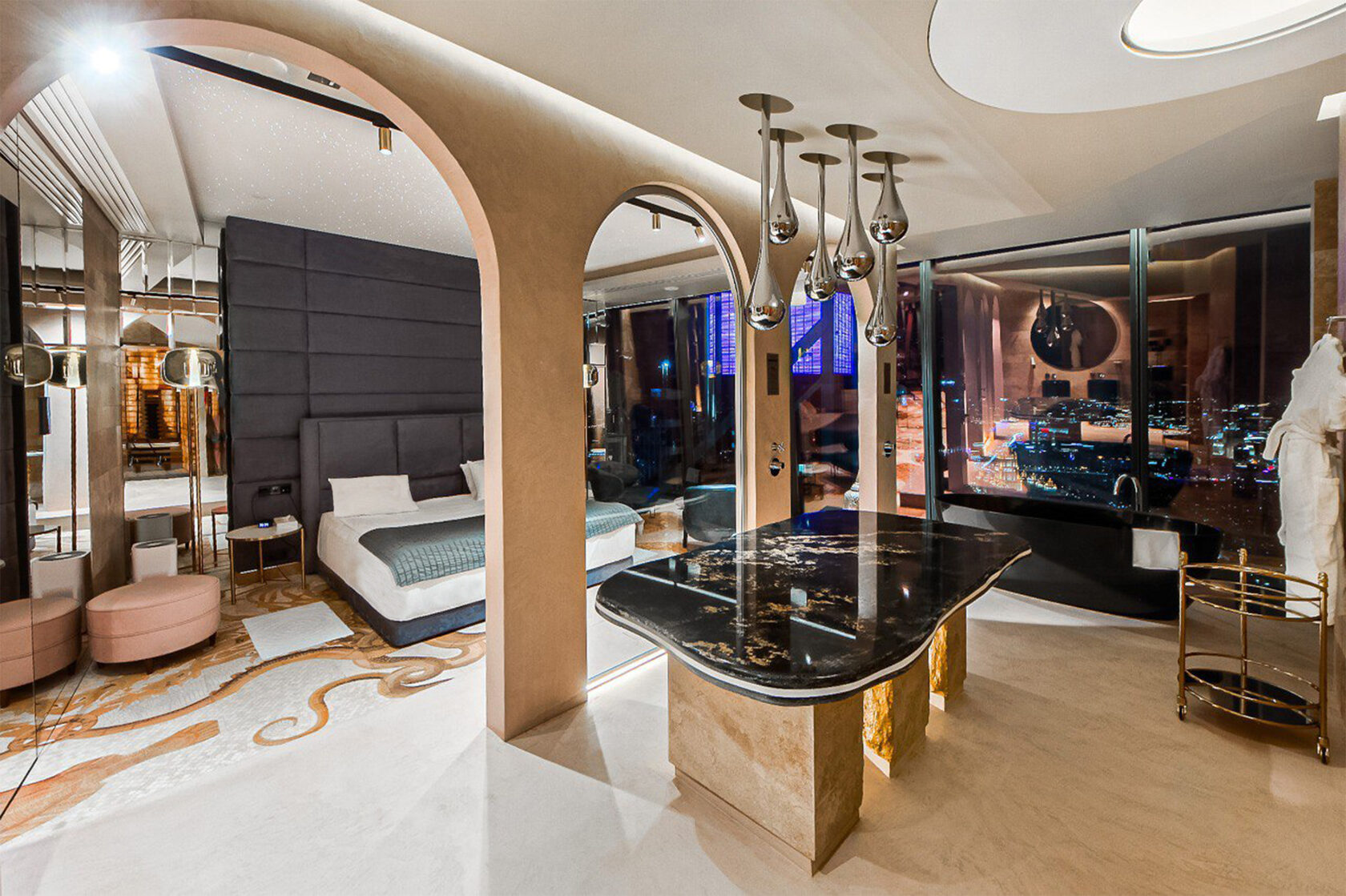 Зеркала, арки и подсветка в SKY SPA ROOM.