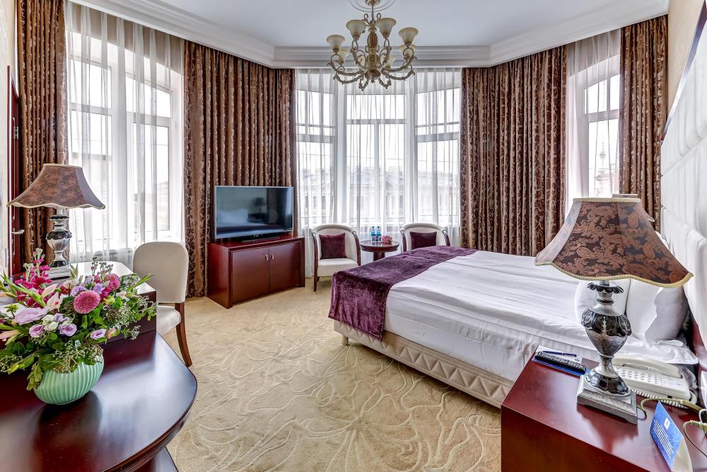 AKYAN · Deluxe room with a panoramic view. Photo source: AKYAN